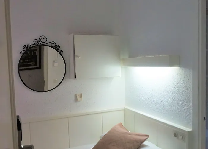 Hermes Готель *