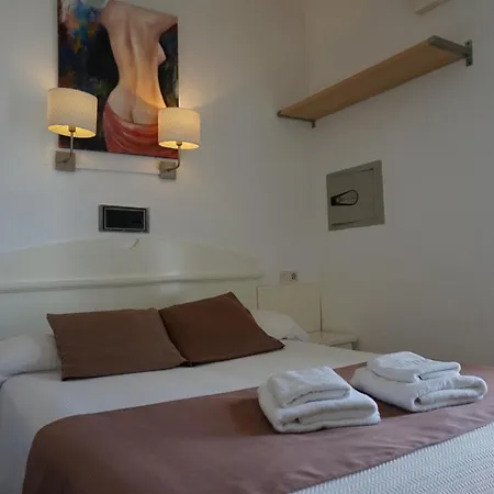 Hermes Hotel *
