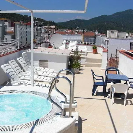 Hermes Hotel *