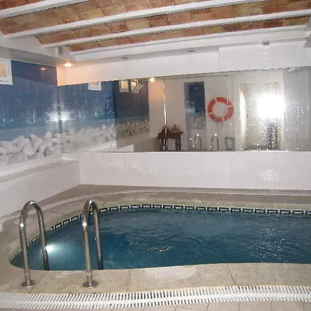 Hermes Hotel *